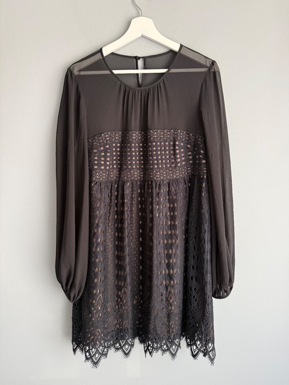 BCBGMaxAzria Women's M Black Lace Chiffon Mini Dress Long Sleeve Boho Romantic